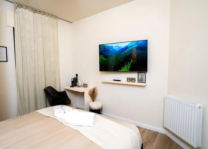 Angelinas Service Apartment 1